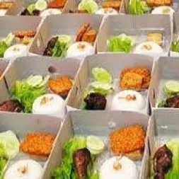 Box Makanan Ramadhan Solusi Praktis untuk Berbuka Puasa