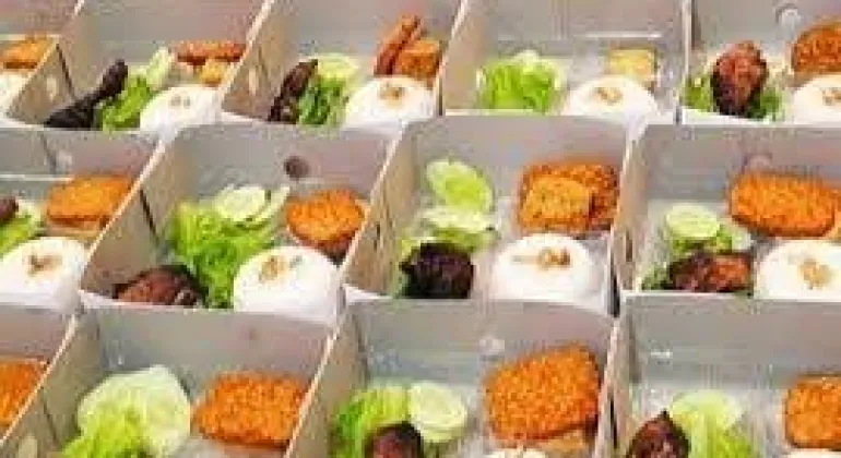 Box Makanan Ramadhan: Solusi Praktis untuk Berbuka Puasa